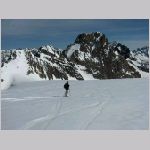 028 Yvi et la pointe du Vallon des etages.JPG